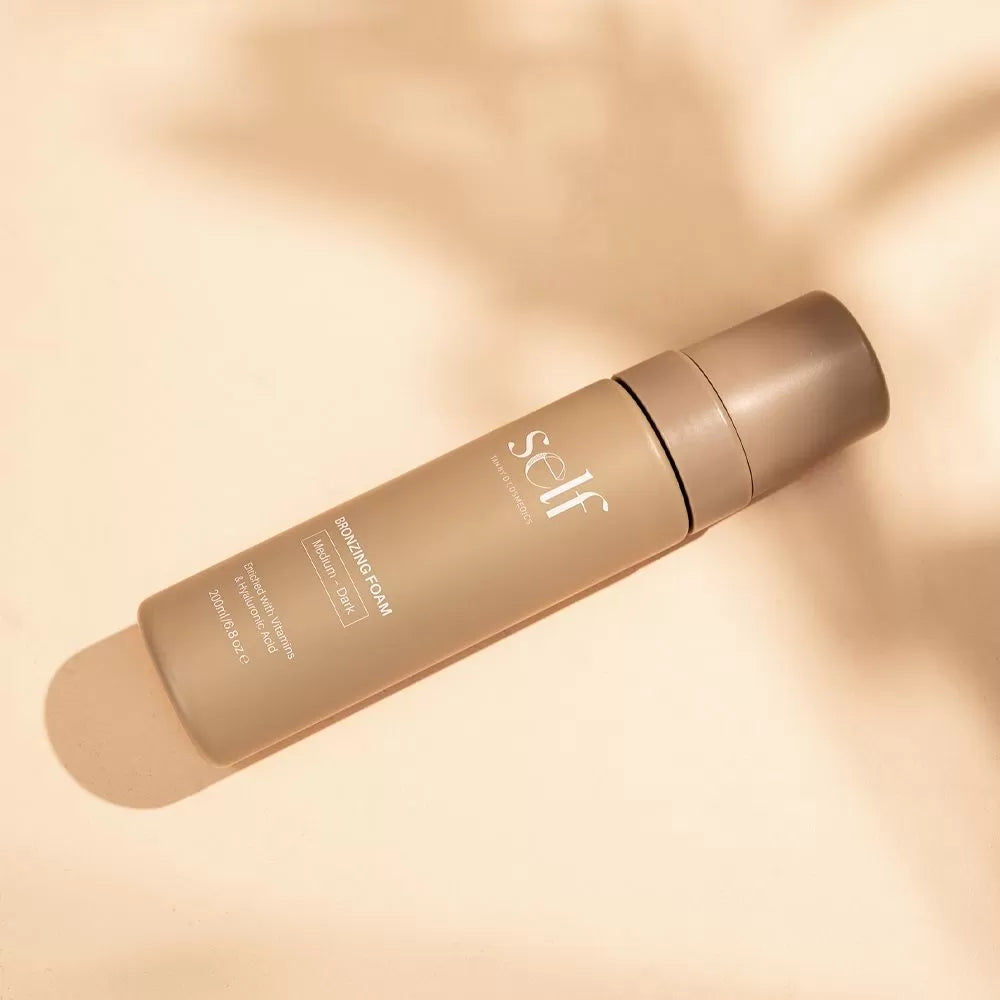 Mousse autobronzante moyennement foncée SELF Tan by O Cosmedics