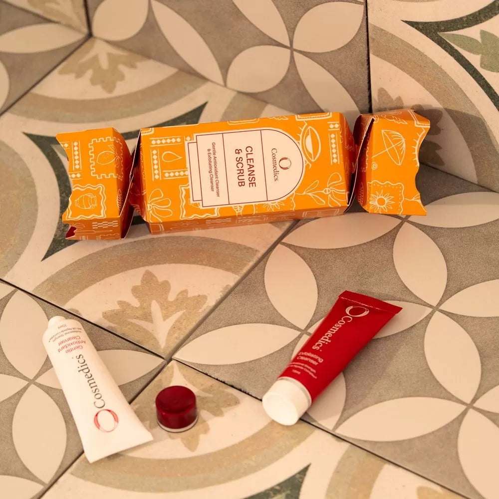 O Cosmedics Cleanse & Scrub Christmas Bon Bon